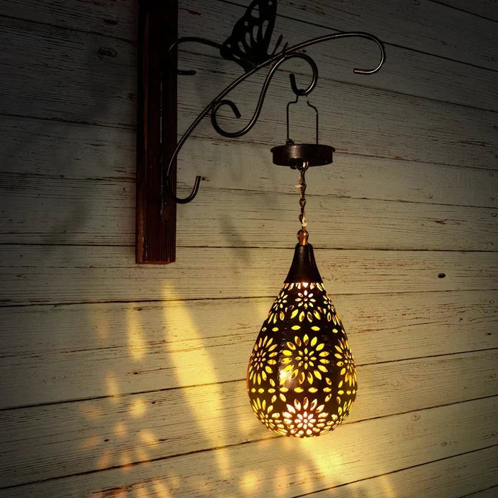 Solar-Powered & Weather-Resistant Garden Lamp in Floral Design - For Stylish Outdoor Lighting