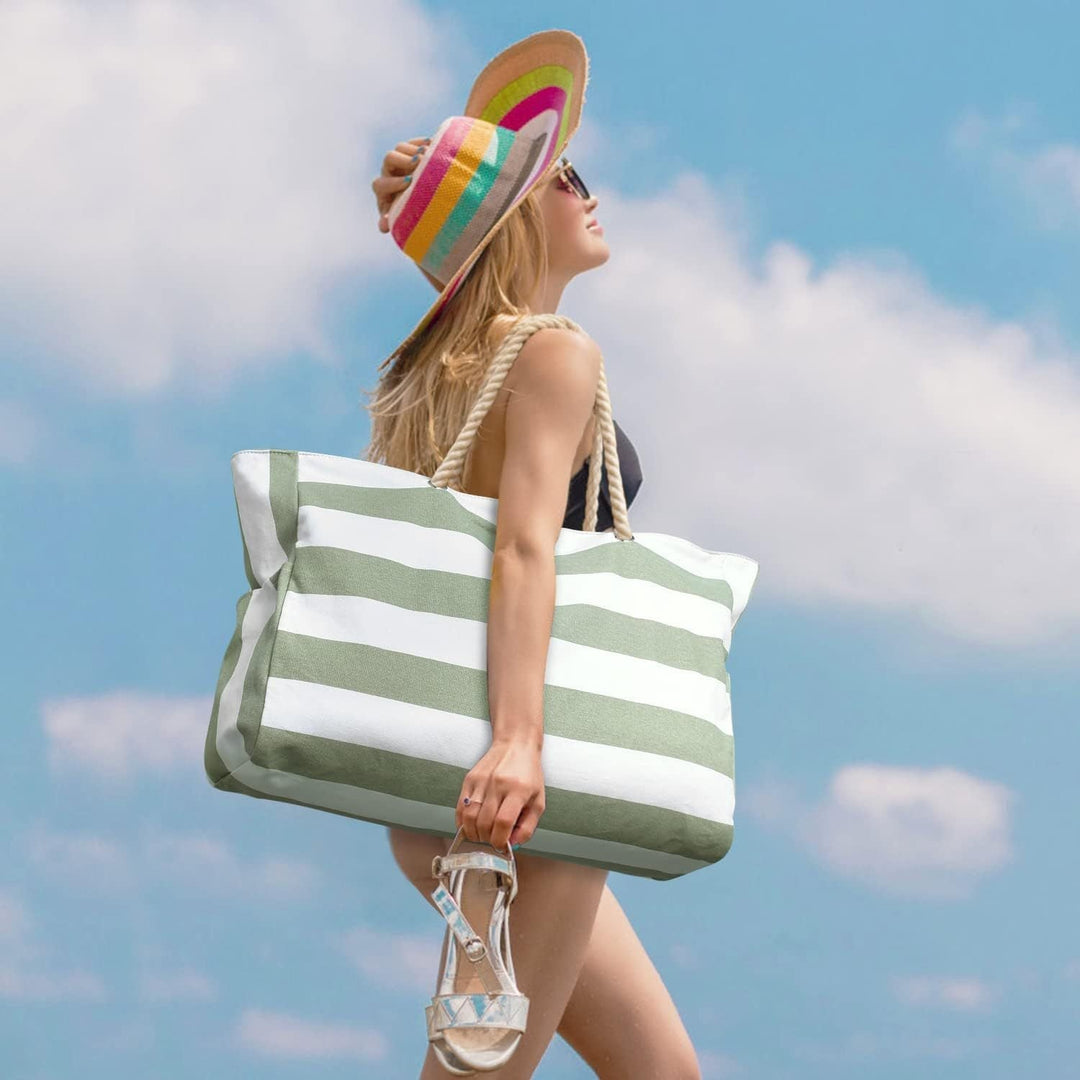 Striped Beach Bag with Large Capacity – Durable Polyester with Zipper