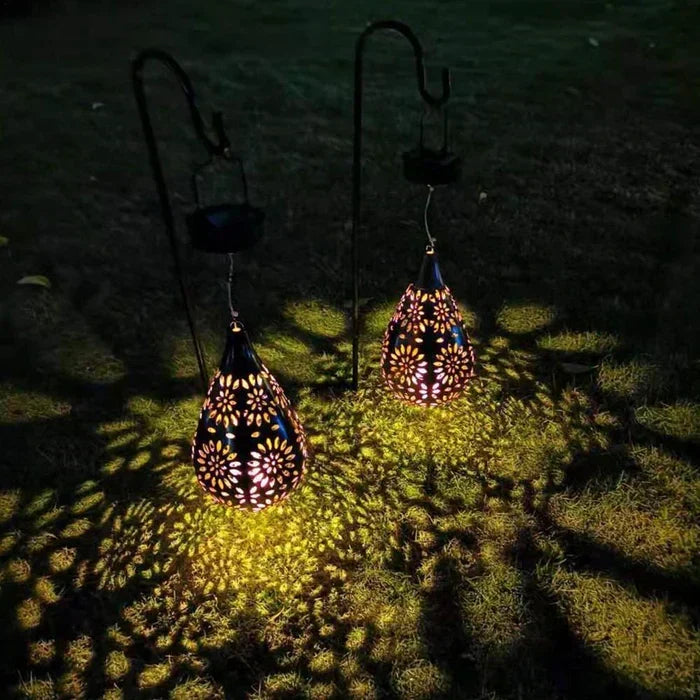 Solar-Powered & Weather-Resistant Garden Lamp in Floral Design - For Stylish Outdoor Lighting