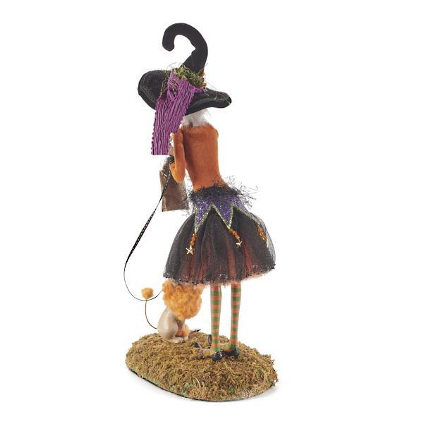 Enchanted Witch Resin Figurine - Handmade Halloween Decoration with Intricate Details