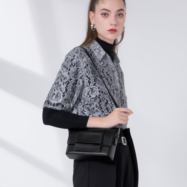 Corden – Unisex Leather Crossbody Bag with Structured Flap & Belt Loop Detail