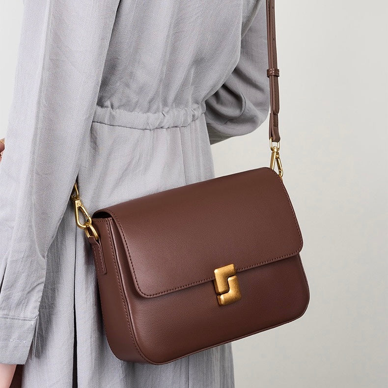 Lola – Women's Shoulder Bag With Gold Turn-Lock Closure