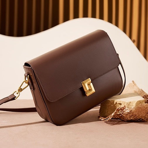 Lola – Women's Shoulder Bag With Gold Turn-Lock Closure