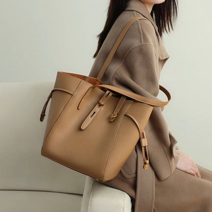 Remy – Women's Leather Tote Bag With Vintage Lock Buckle Detail