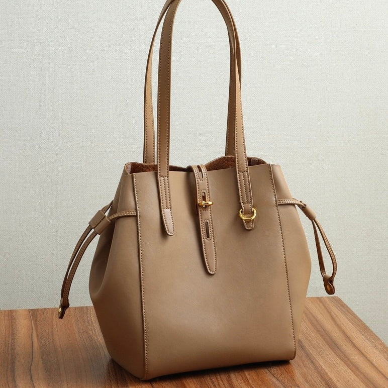 Remy – Women's Leather Tote Bag With Vintage Lock Buckle Detail