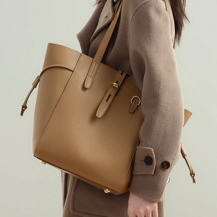 Remy – Women's Leather Tote Bag With Vintage Lock Buckle Detail