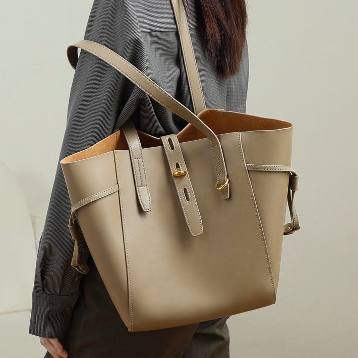 Remy – Women's Leather Tote Bag With Vintage Lock Buckle Detail