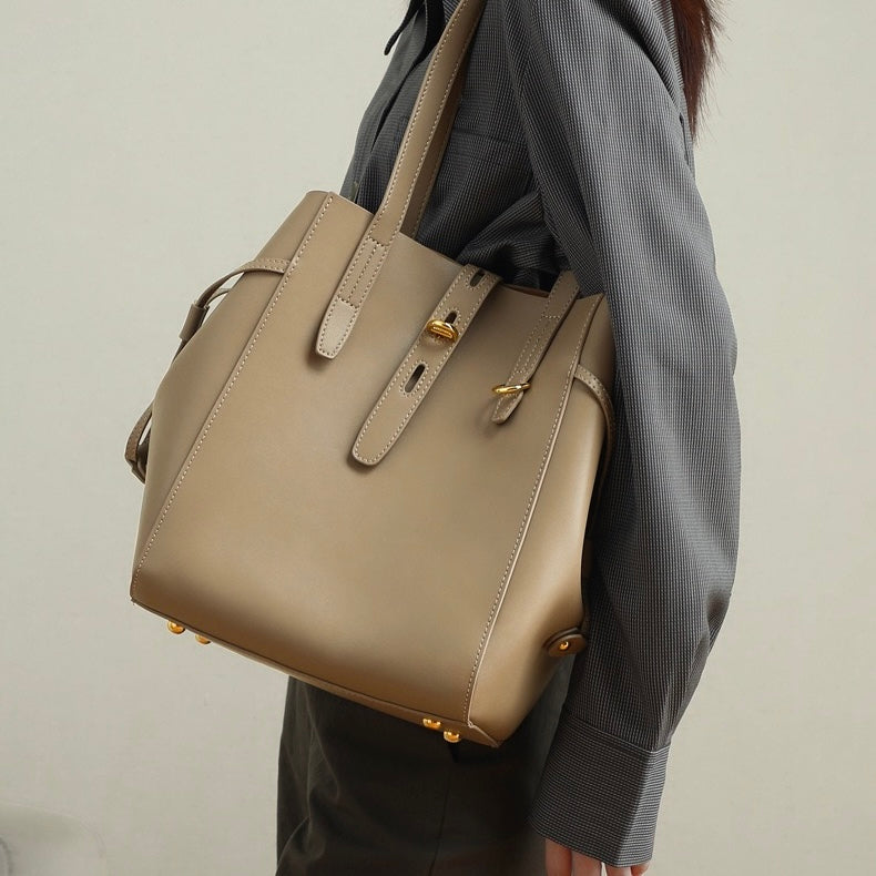 Remy – Women's Leather Tote Bag With Vintage Lock Buckle Detail