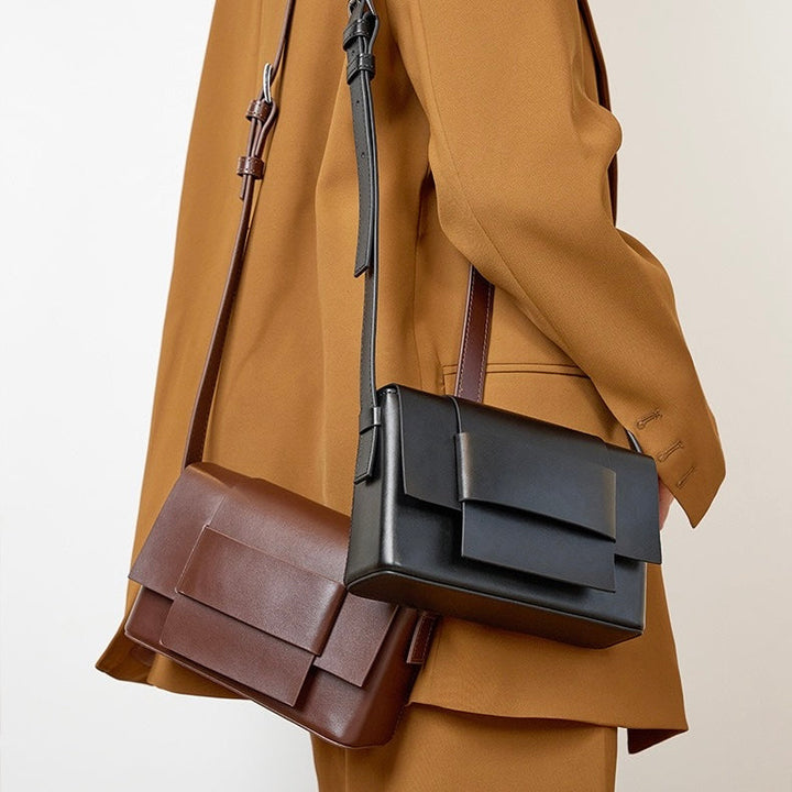 Corden – Unisex Leather Crossbody Bag with Structured Flap & Belt Loop Detail