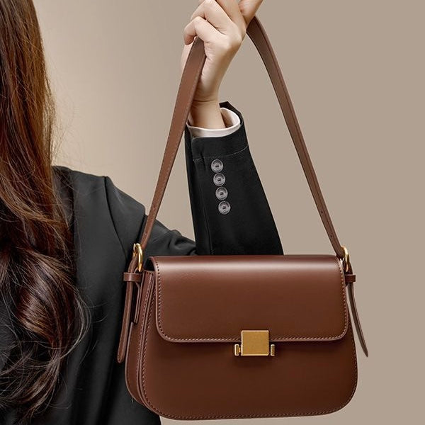 Arden – Structured Shoulder Bag With Gold-Tone Lock Closure