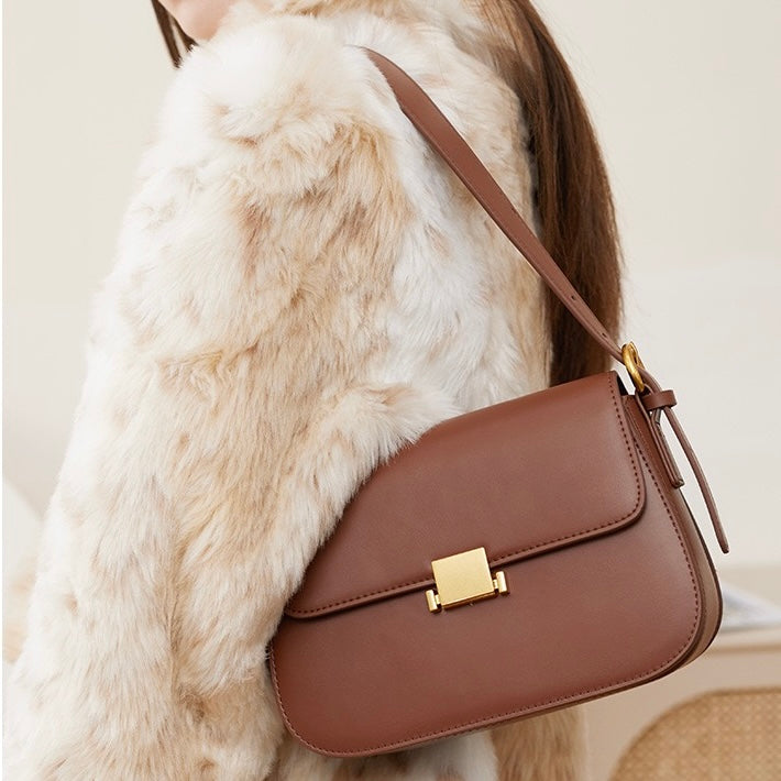 Arden – Structured Shoulder Bag With Gold-Tone Lock Closure
