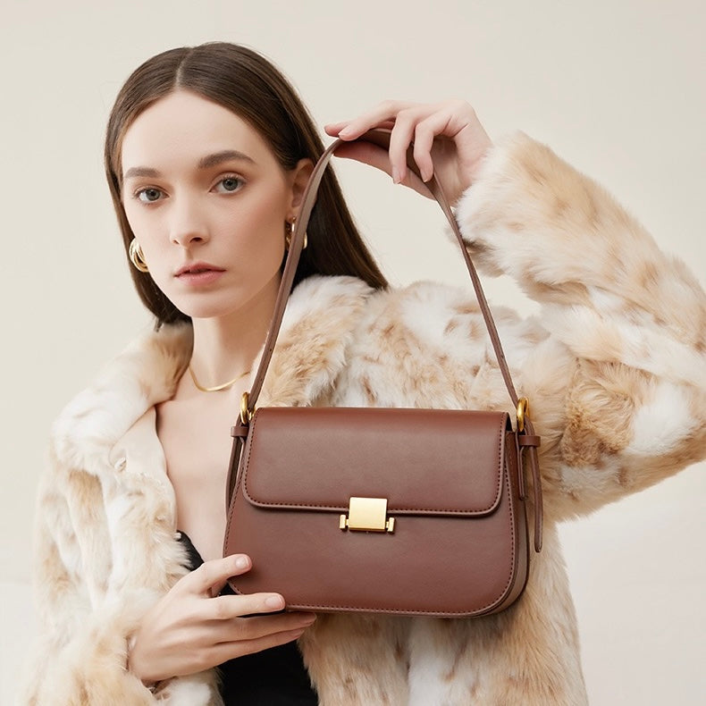 Arden – Structured Shoulder Bag With Gold-Tone Lock Closure