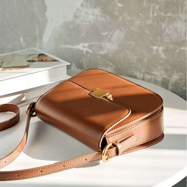 Arden – Structured Shoulder Bag With Gold-Tone Lock Closure