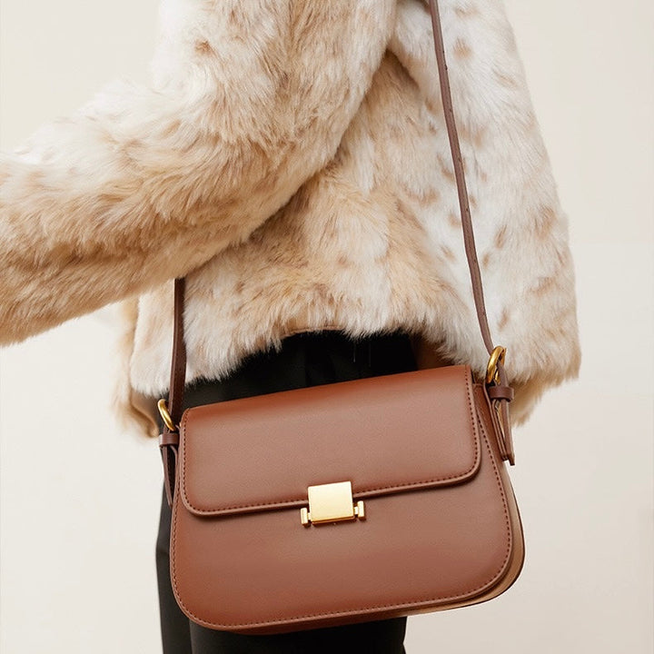 Arden – Structured Shoulder Bag With Gold-Tone Lock Closure