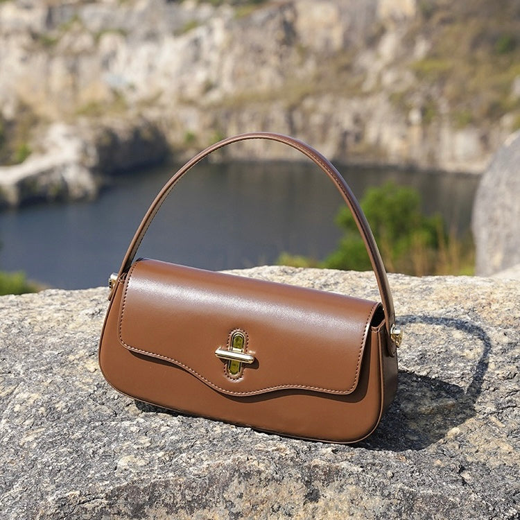 Remi – Shoulder Bag With Gold Turn Lock And Crossbody Strap