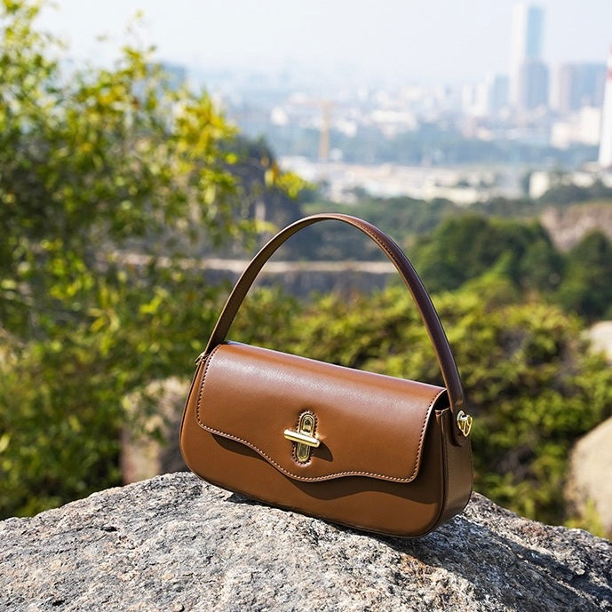 Remi – Shoulder Bag With Gold Turn Lock And Crossbody Strap