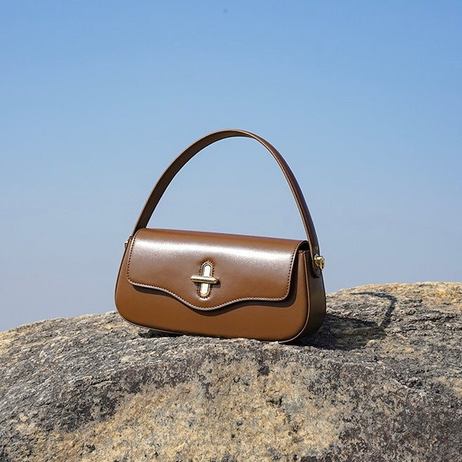 Remi – Shoulder Bag With Gold Turn Lock And Crossbody Strap