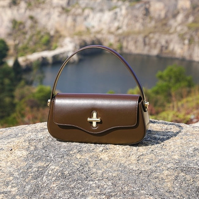 Remi – Shoulder Bag With Gold Turn Lock And Crossbody Strap