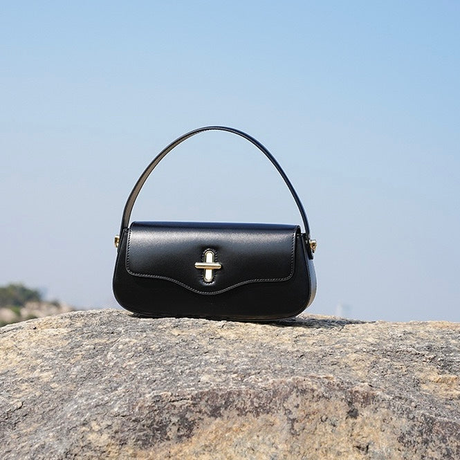 Remi – Shoulder Bag With Gold Turn Lock And Crossbody Strap
