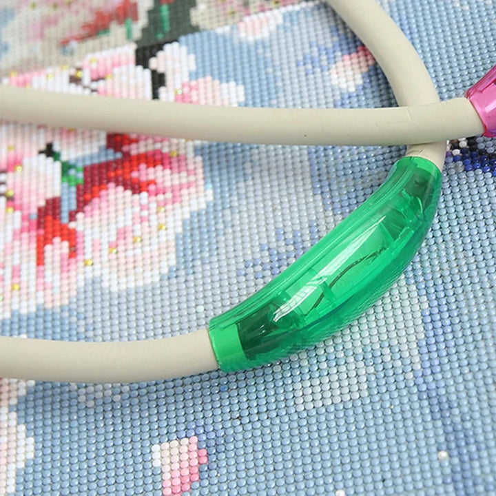 Flexible hands-free knitting and crochet lamp – LED neck lamp for crafting and reading