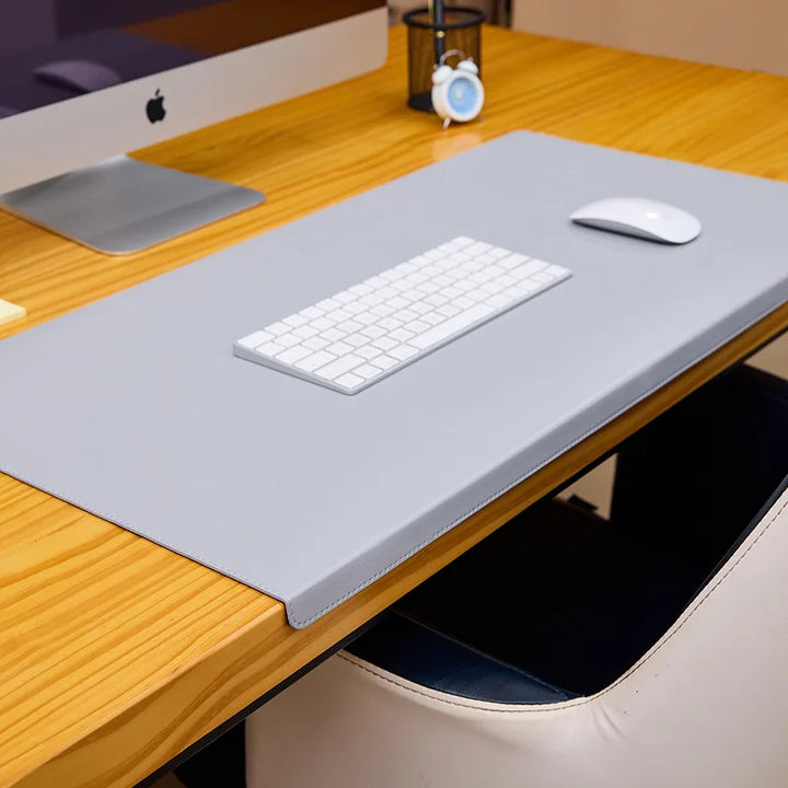Premium PU-Leather Desk Pad with Wrist Support – Non-Slip Surface for Office and Gaming