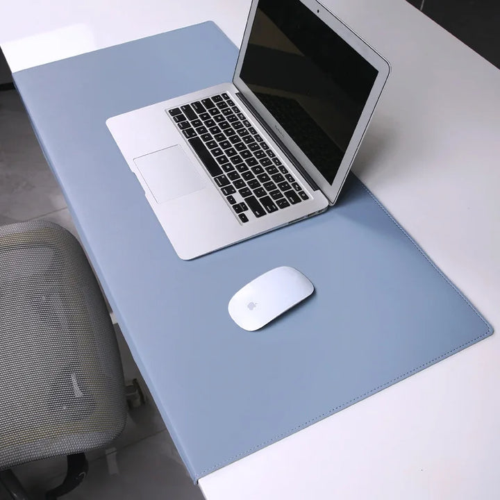 Premium PU-Leather Desk Pad with Wrist Support – Non-Slip Surface for Office and Gaming
