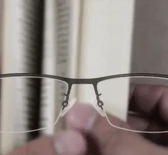 Adaptive Progressive Smart Glasses with Light-Responsive Lenses
