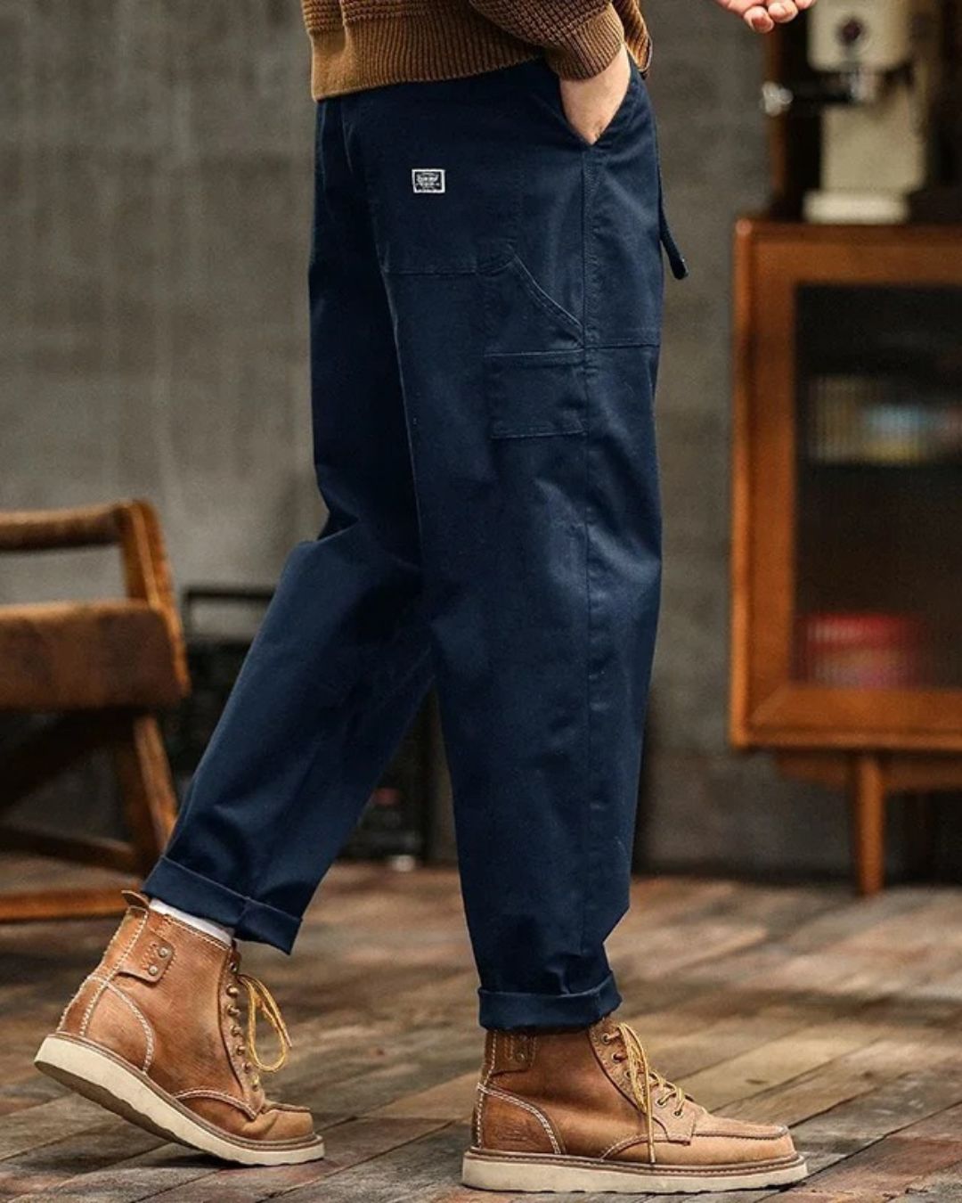 Men's Classic Utility Straight Cargo Pants with Pleated Waist