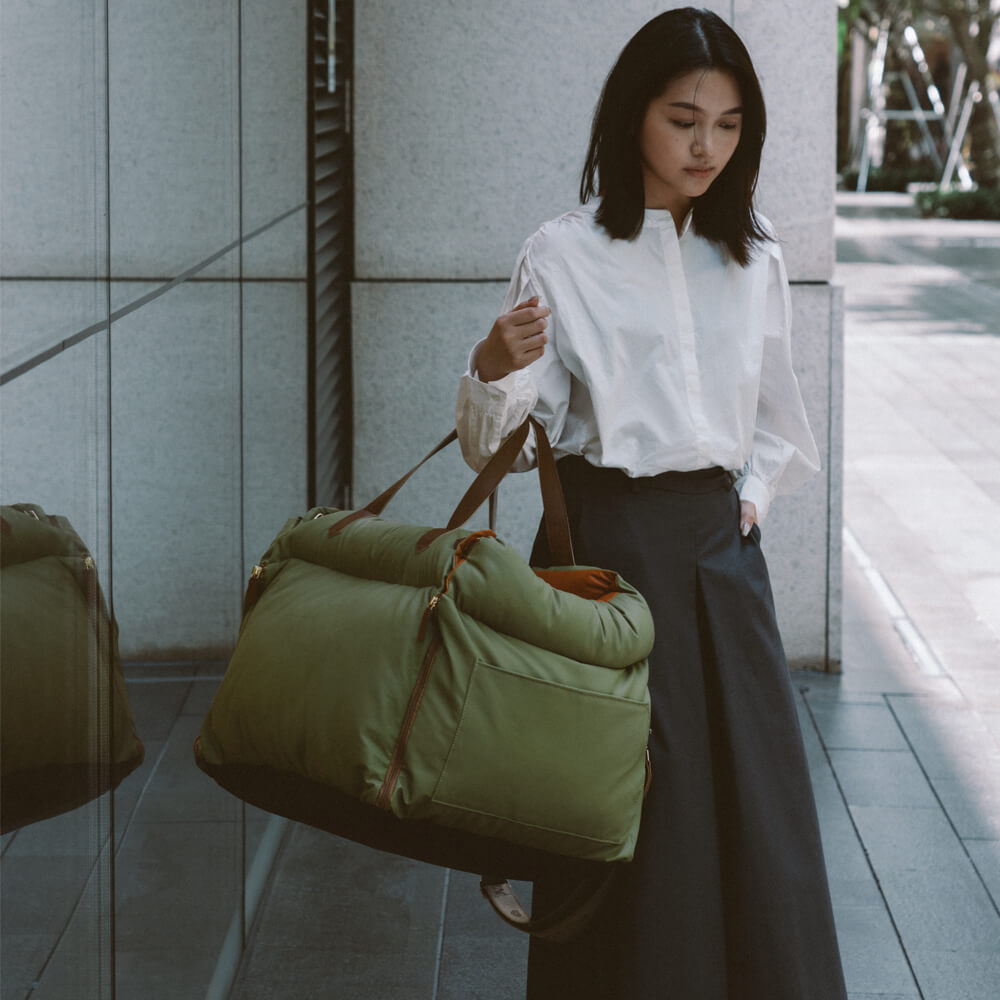 Premium Faux Leather Dog Car Seat Booster - Comfortable & Safe Travel