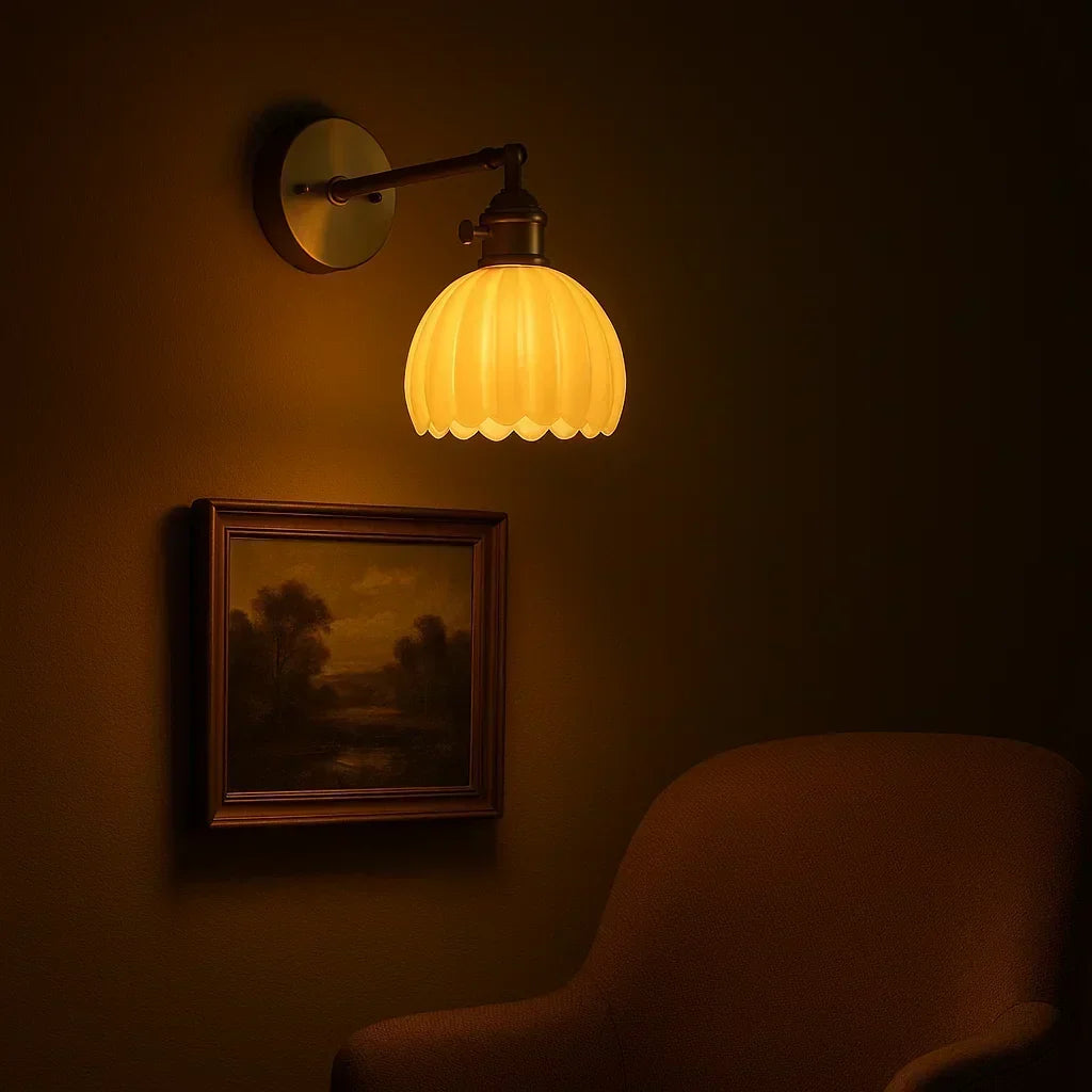 Elegant Retro Wall Lamp with Tulip Glass Design