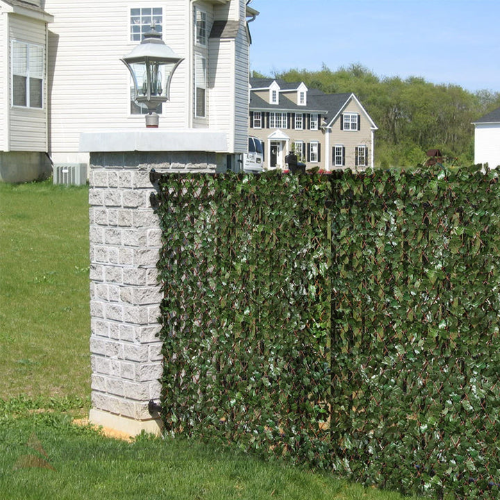 Expandable garden fence with artificial leaves