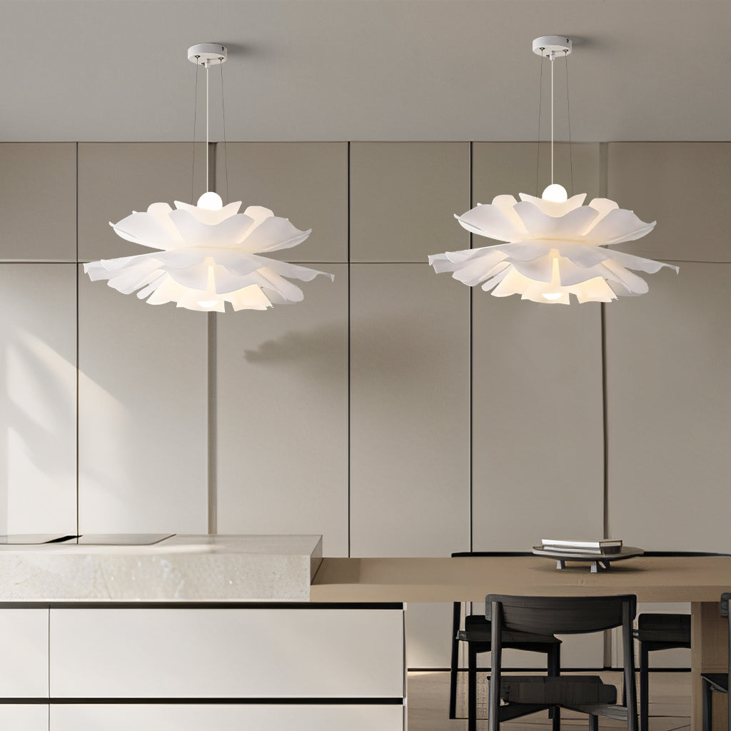 Lustre in the form of a Nordic Lotus Flower Gupton
