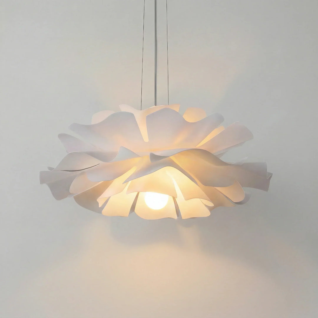 Lustre in the form of a Nordic Lotus Flower Gupton