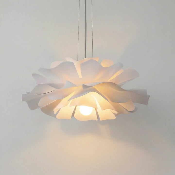 Lustre in the form of a Nordic Lotus Flower Gupton