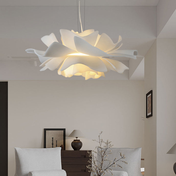 Lustre in the form of a Nordic Lotus Flower Gupton