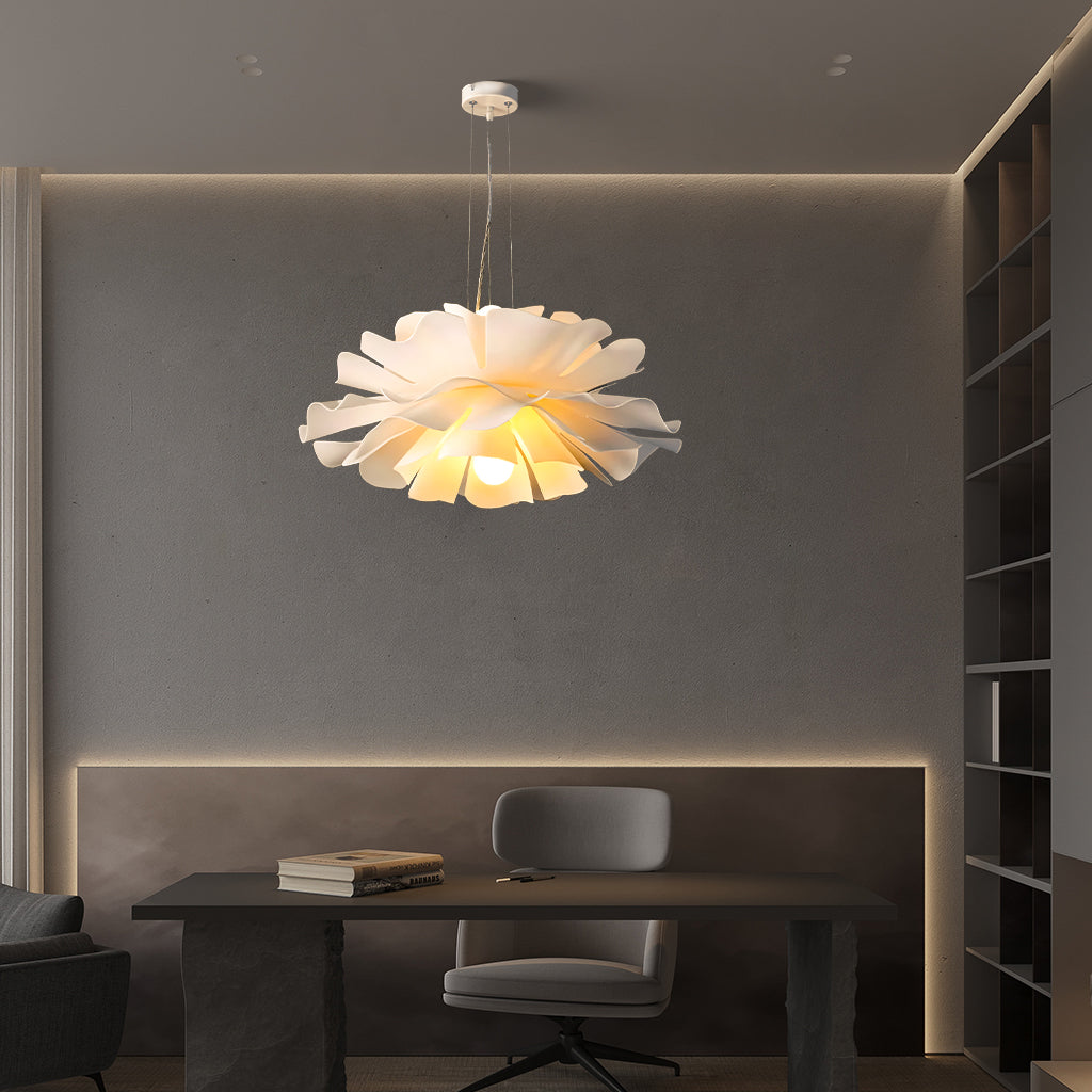 Lustre in the form of a Nordic Lotus Flower Gupton